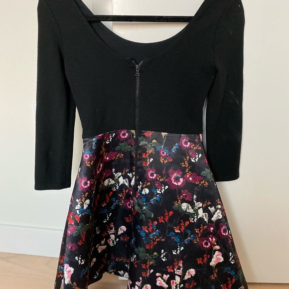 Cute dress very good condition - Picture 3 of 5